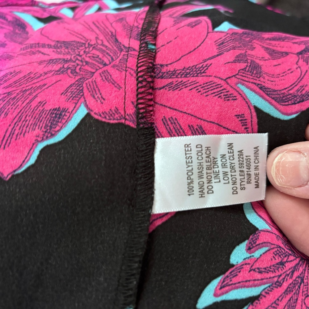 Monteau dress. Fun print. New without tags. Size small